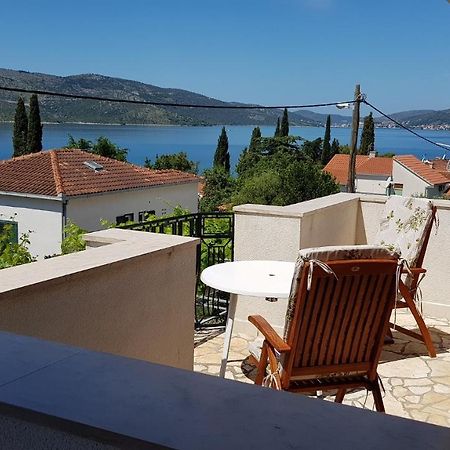 Villa Apartments Oliva Seget Vranjica Eksteriør billede