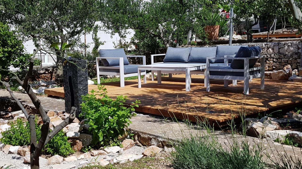 Villa Apartments Oliva Seget Vranjica Eksteriør billede