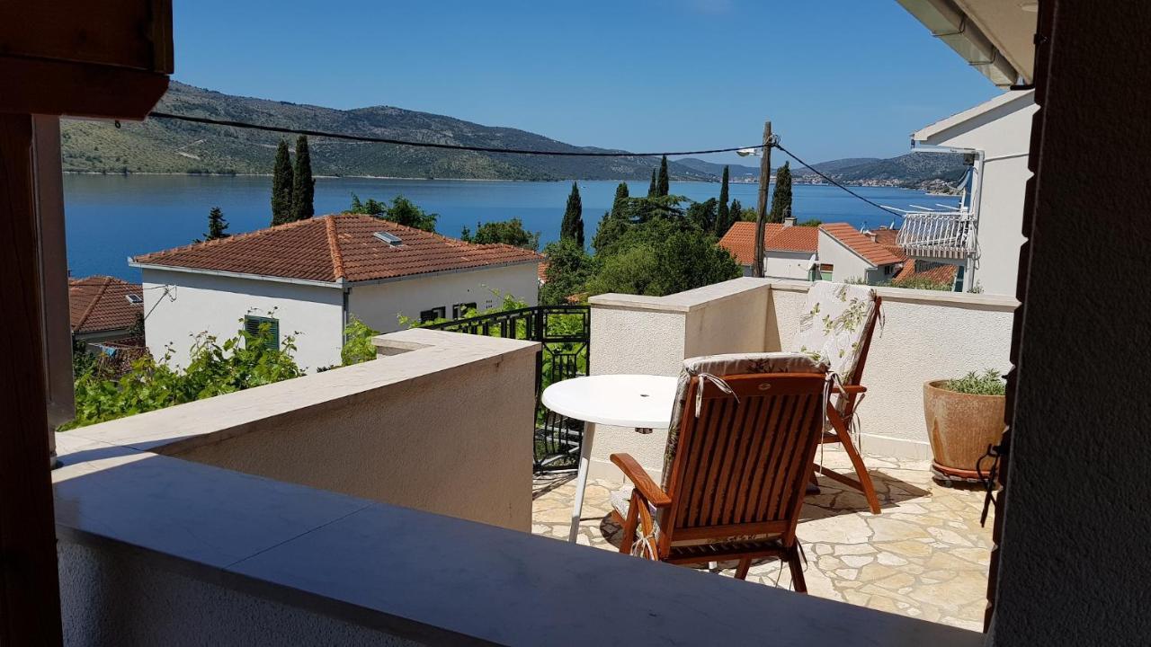 Villa Apartments Oliva Seget Vranjica Eksteriør billede