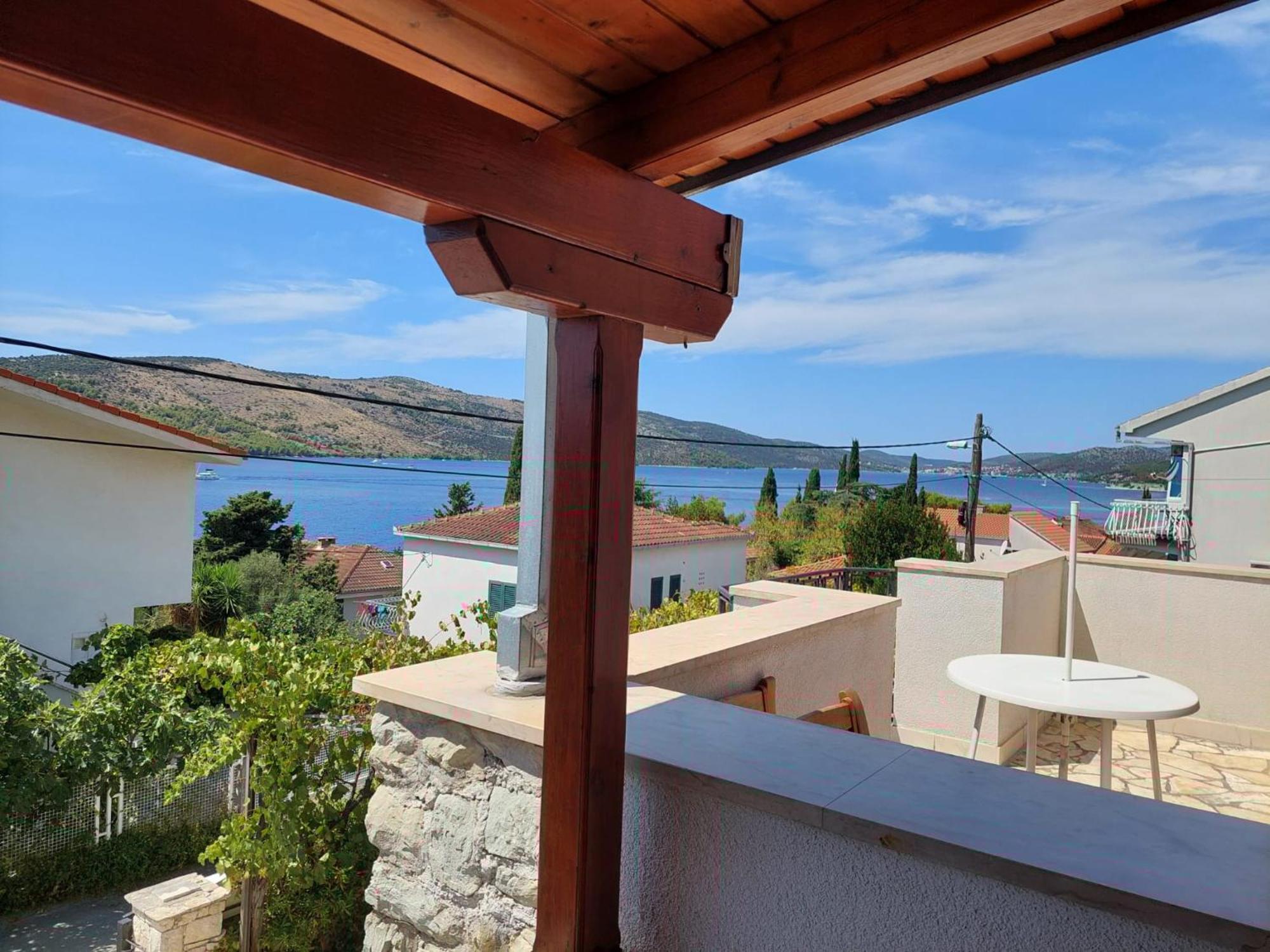 Villa Apartments Oliva Seget Vranjica Eksteriør billede