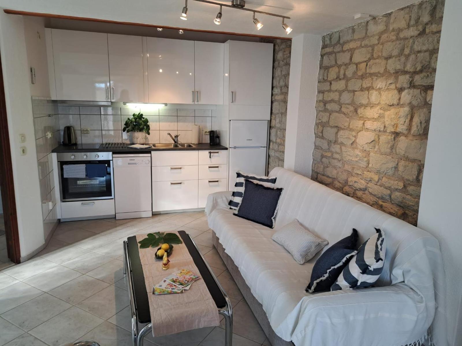 Villa Apartments Oliva Seget Vranjica Eksteriør billede